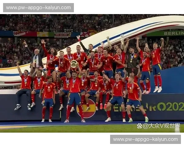 欧洲之巅的绝代双骄:当高卢雄鸡遇见斗牛士军团,这不仅是足球,更是史诗